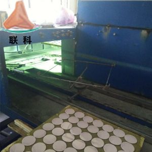 樹脂光固化機(jī)_義烏市亞克力發(fā)夾鉓品配件uv光固化機(jī)聯(lián)科機(jī)械