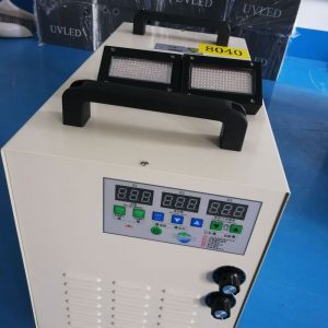 兩個燈頭_UVLED固化燈面光源,兩個燈頭并帶壓縮機制冷。