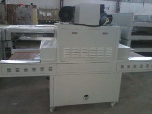 用uv固化機(jī)固化uv膠水出來(lái)的時(shí)候?yàn)槭裁磿?huì)出現(xiàn)氣泡在里面？