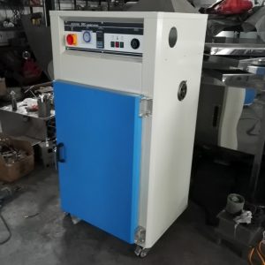 熱風循環(huán)干燥箱_電加熱工業(yè)烘箱熱風循環(huán)干燥箱廠家直銷可定做