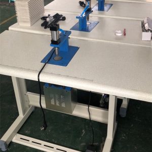 口罩點(diǎn)焊機(jī)_平面口罩超聲波耳帶機(jī)點(diǎn)焊機(jī)超聲波腳踩式點(diǎn)耳機(jī)