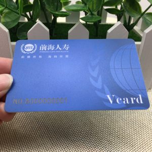 工廠直銷生產(chǎn)磨砂卡沙面會員卡定制磨砂卡印刷uv油墨凹凸效果刻碼